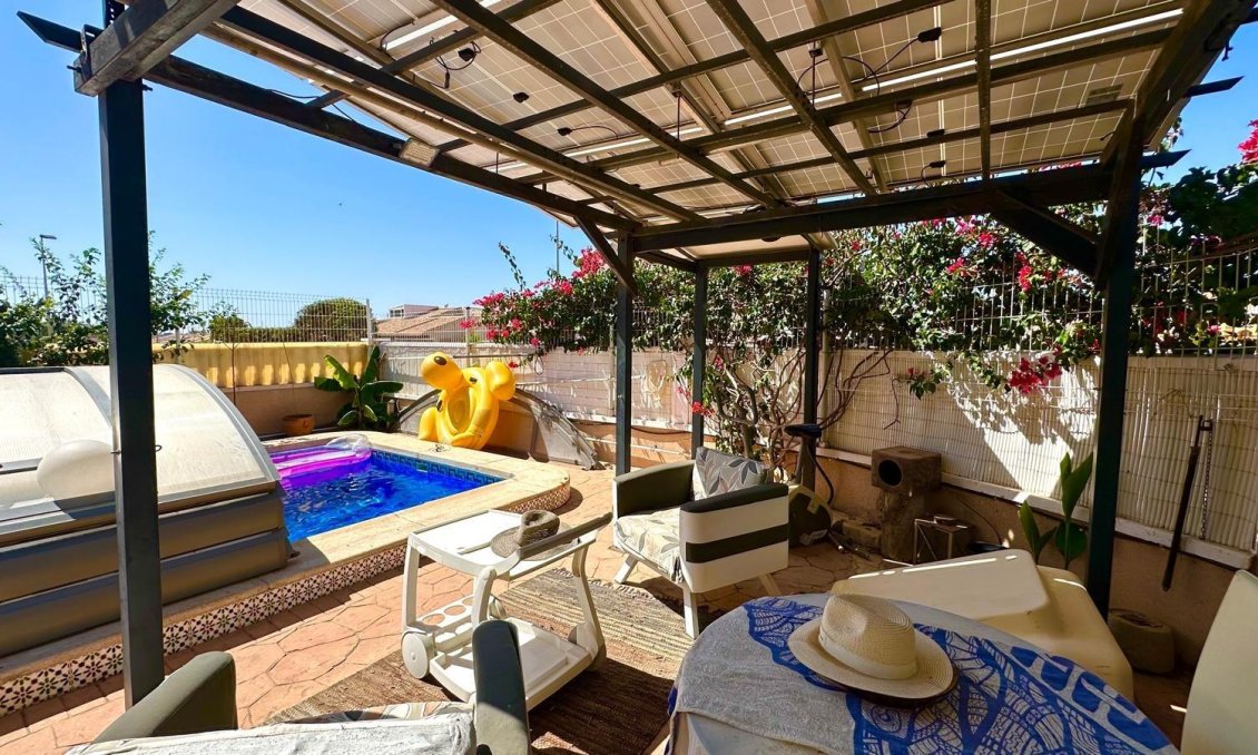 Használt Ingatlanok - Villa -
Orihuela Costa - La Regia