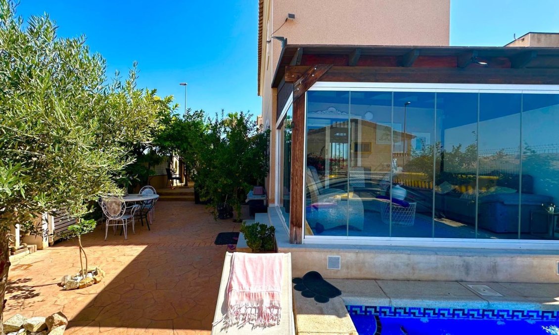 Használt Ingatlanok - Villa -
Orihuela Costa - La Regia