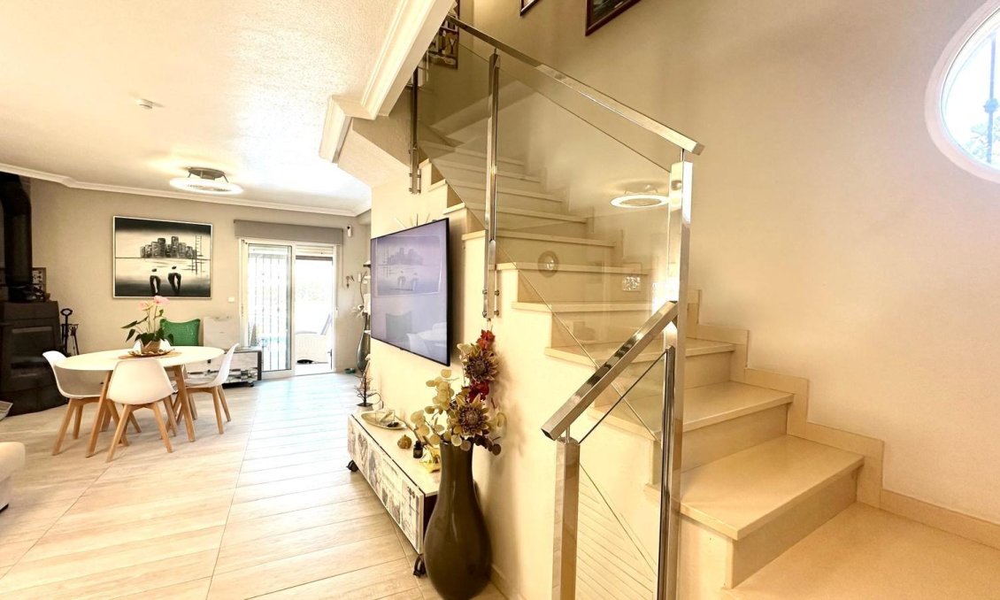 Használt Ingatlanok - Villa -
Orihuela Costa - La Regia