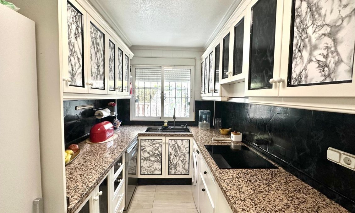 Használt Ingatlanok - Villa -
Orihuela Costa - La Regia