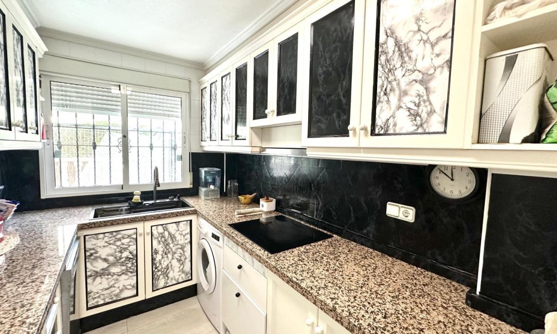 Használt Ingatlanok - Villa -
Orihuela Costa - La Regia