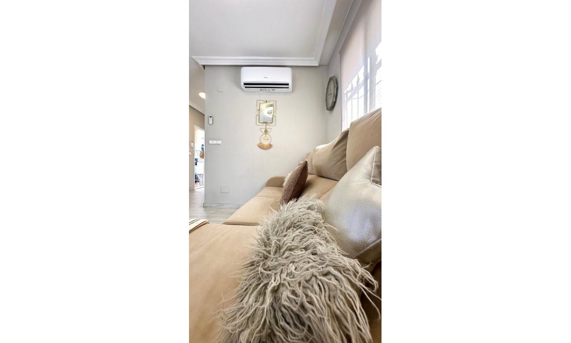 Használt Ingatlanok - Villa -
Orihuela Costa - La Regia