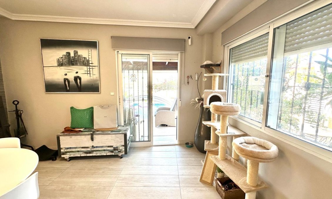 Használt Ingatlanok - Villa -
Orihuela Costa - La Regia