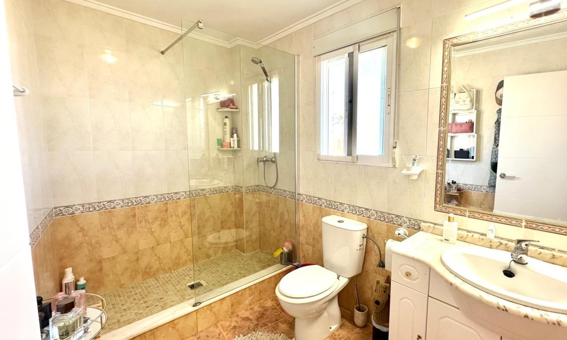 Használt Ingatlanok - Villa -
Orihuela Costa - La Regia