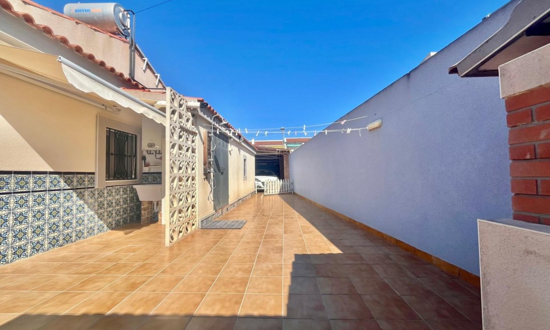 Resale - Villa -
Torrevieja - Los Balcones - Los Altos del Edén