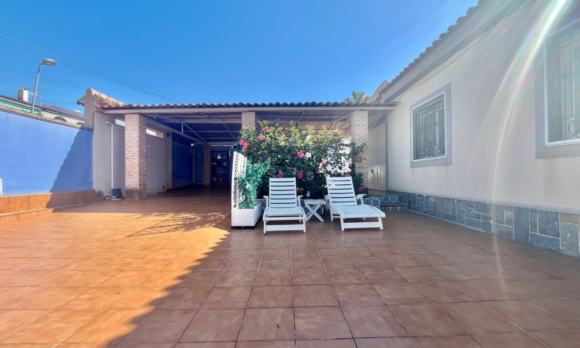Resale - Villa -
Torrevieja - Los Balcones - Los Altos del Edén