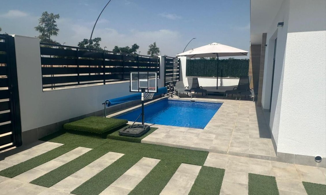 Használt Ingatlanok - Villa -
Roldan - Inland