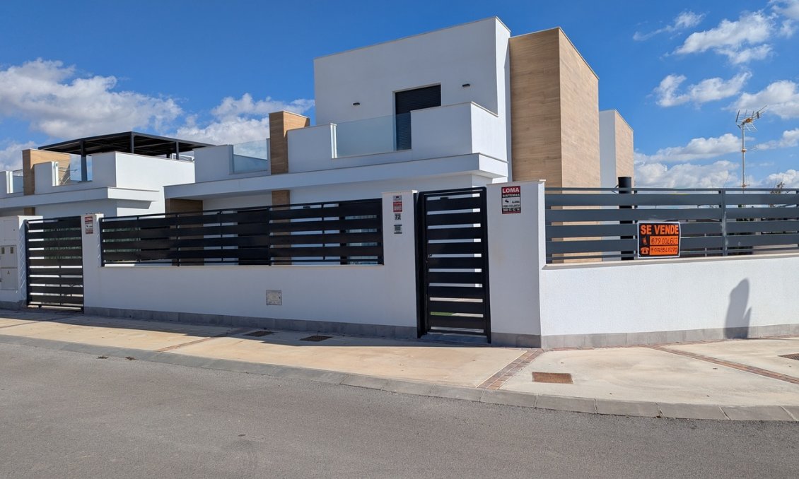 Használt Ingatlanok - Villa -
Roldan - Inland