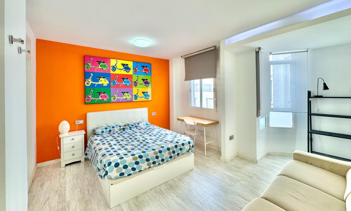 Revânzare - Apartament -
Torrevieja - Estacion De Autobuses