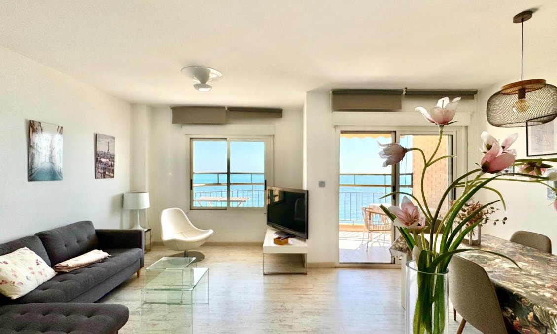 Revânzare - Apartament -
Torrevieja - Estacion De Autobuses