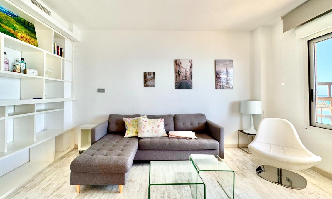 Revânzare - Apartament -
Torrevieja - Estacion De Autobuses