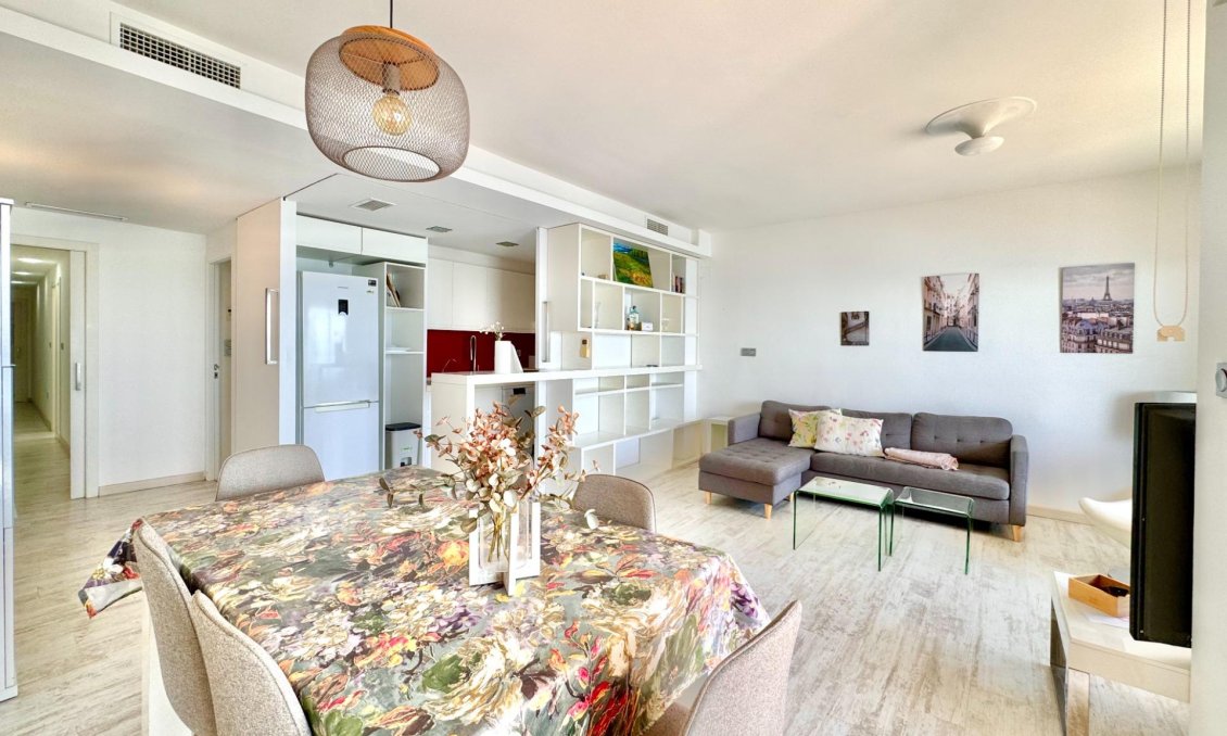 Revânzare - Apartament -
Torrevieja - Estacion De Autobuses