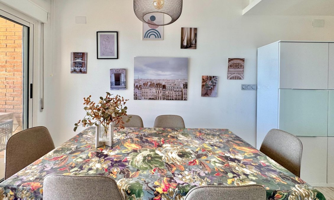 Revânzare - Apartament -
Torrevieja - Estacion De Autobuses