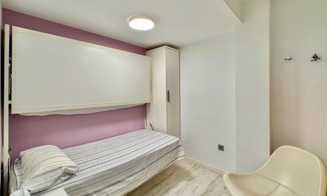 Revânzare - Apartament -
Torrevieja - Estacion De Autobuses