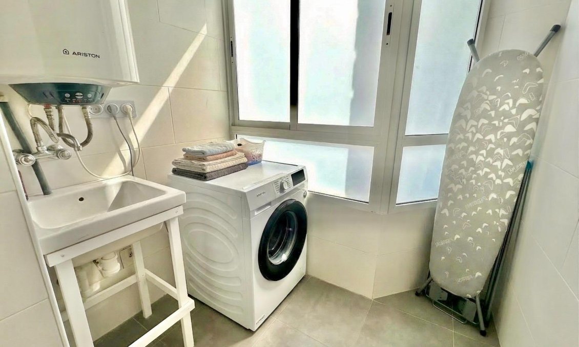 Revânzare - Apartament -
Torrevieja - Estacion De Autobuses