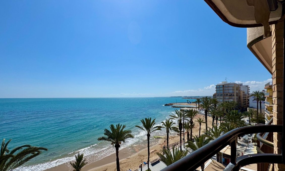 Revânzare - Apartament -
Torrevieja - Estacion De Autobuses