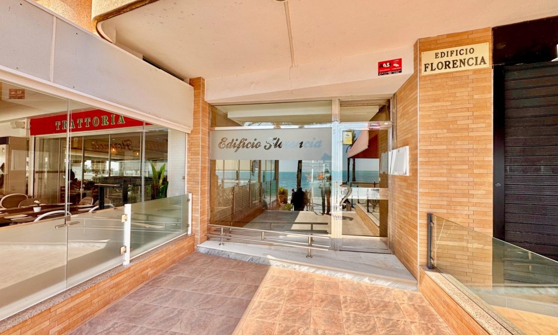 Revânzare - Apartament -
Torrevieja - Estacion De Autobuses