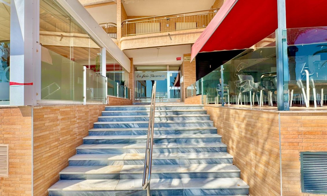 Revânzare - Apartament -
Torrevieja - Estacion De Autobuses