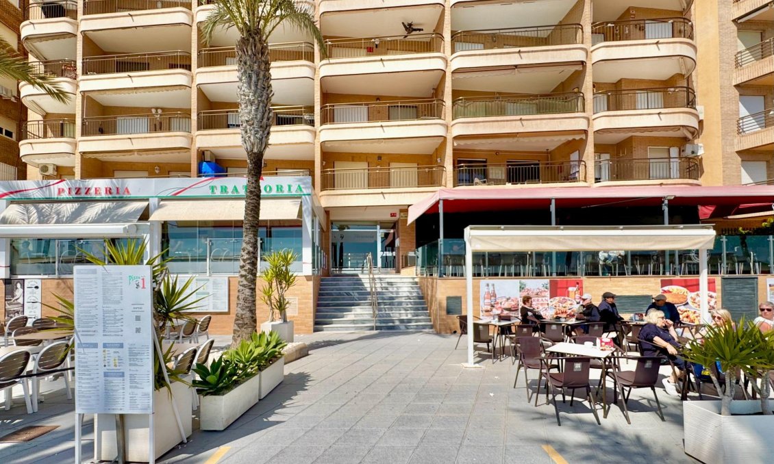 Revânzare - Apartament -
Torrevieja - Estacion De Autobuses