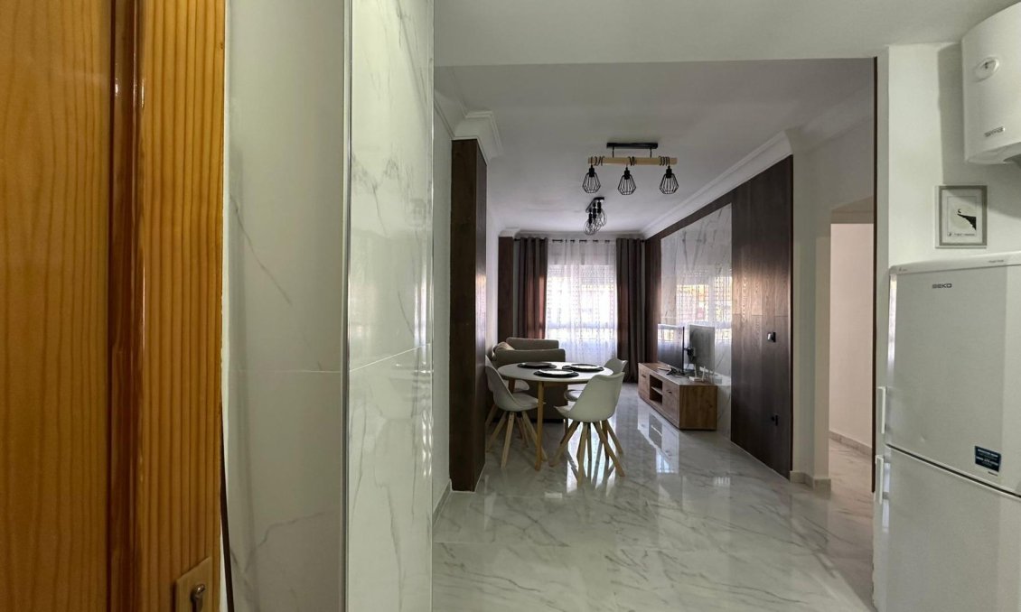 Wiederverkauf - Wohnung -
Torrevieja