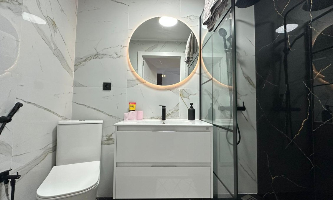 Wiederverkauf - Wohnung -
Torrevieja