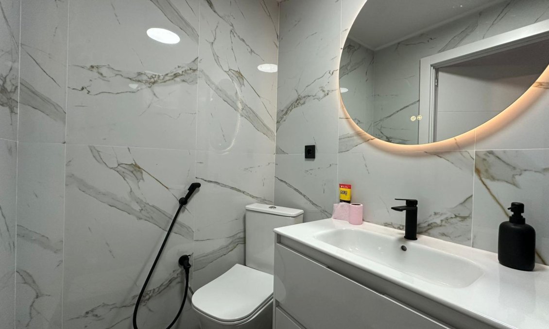 Wiederverkauf - Wohnung -
Torrevieja