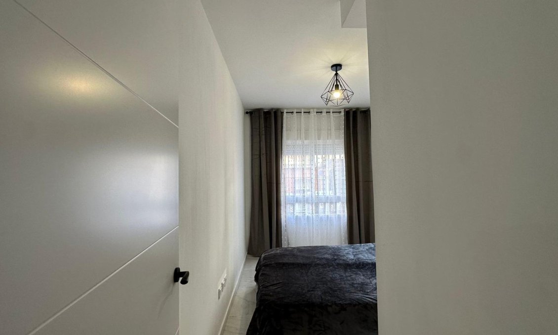 Wiederverkauf - Wohnung -
Torrevieja