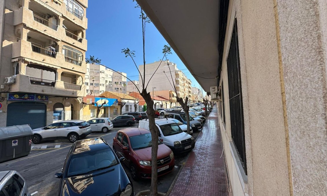 Wiederverkauf - Wohnung -
Torrevieja