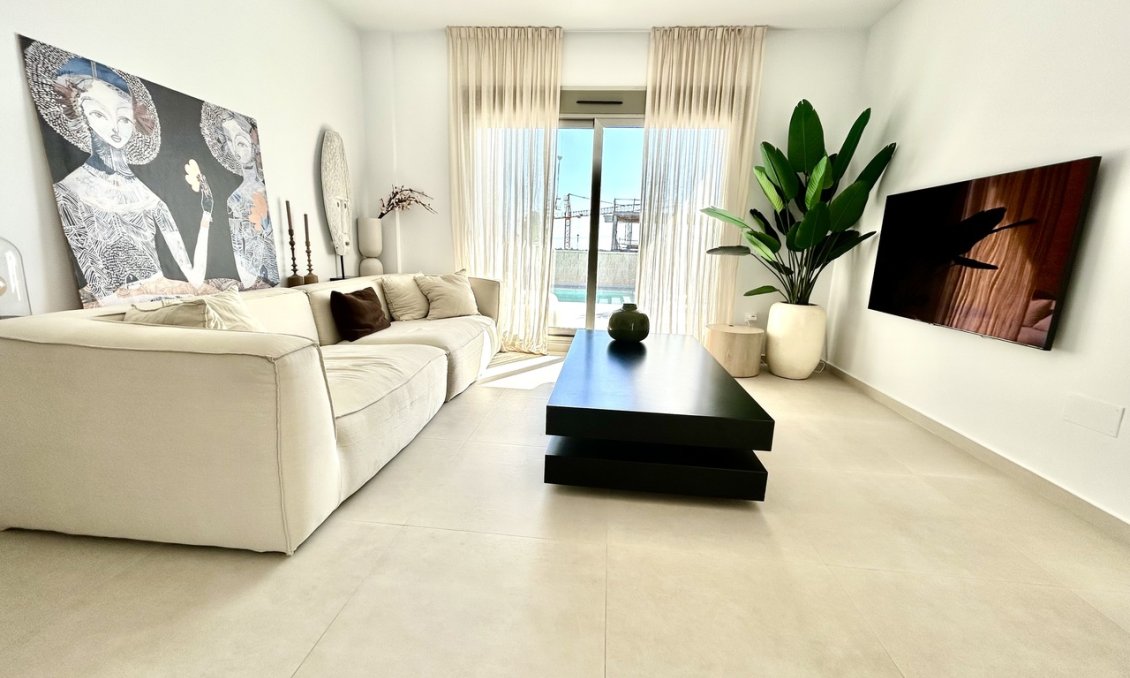 Revânzare - Vilă -
San Miguel de Salinas - Inland