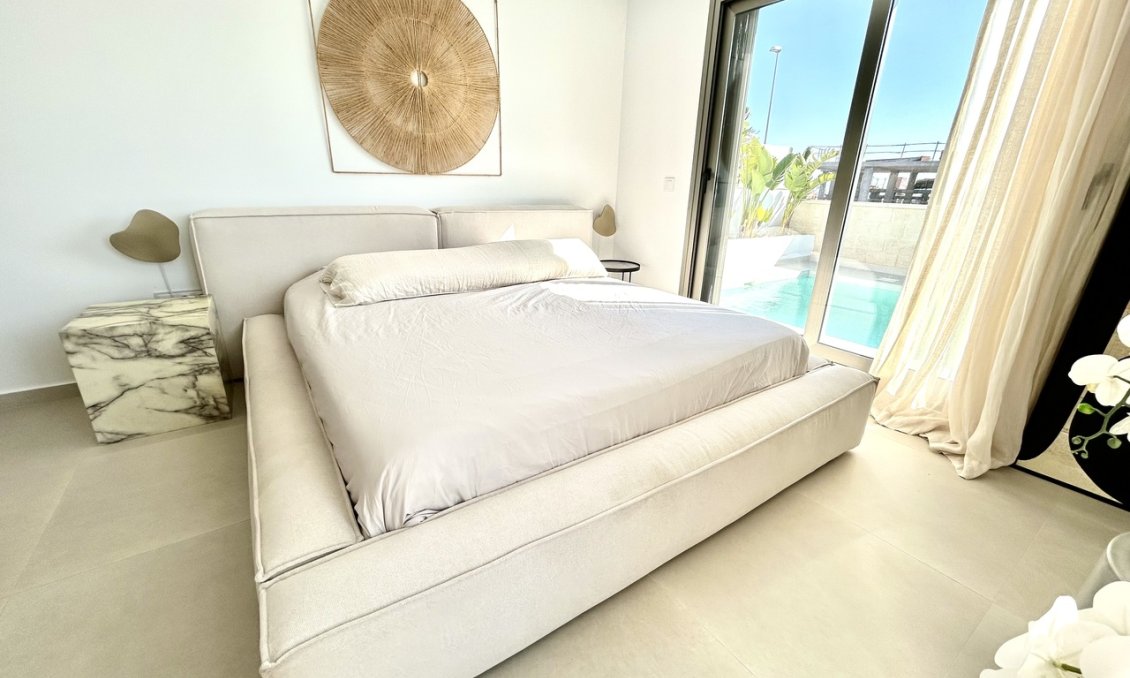 Revânzare - Vilă -
San Miguel de Salinas - Inland