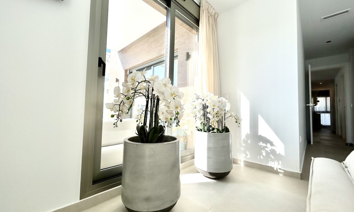 Revânzare - Vilă -
San Miguel de Salinas - Inland