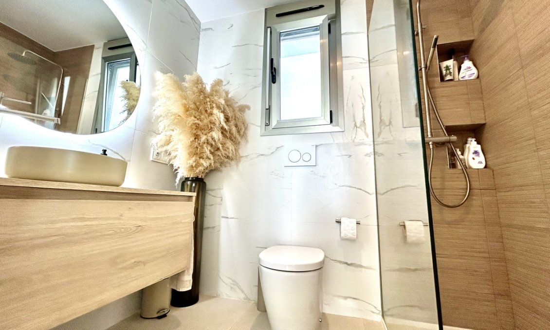 Revânzare - Vilă -
San Miguel de Salinas - Inland