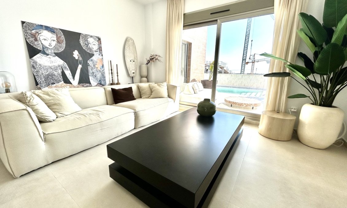 Revânzare - Vilă -
San Miguel de Salinas - Inland