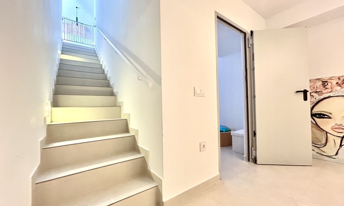 Revânzare - Vilă -
San Miguel de Salinas - Inland