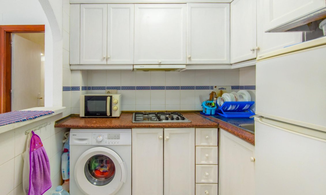 Revânzare - Apartament -
Torrevieja - Estacion De Autobuses