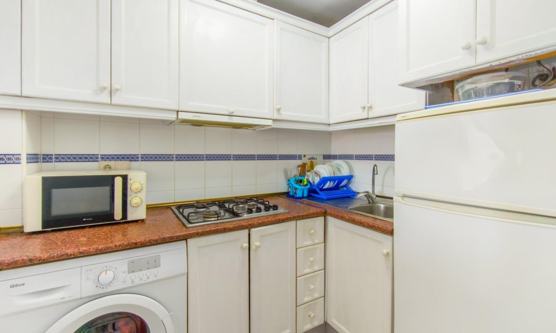 Revânzare - Apartament -
Torrevieja - Estacion De Autobuses