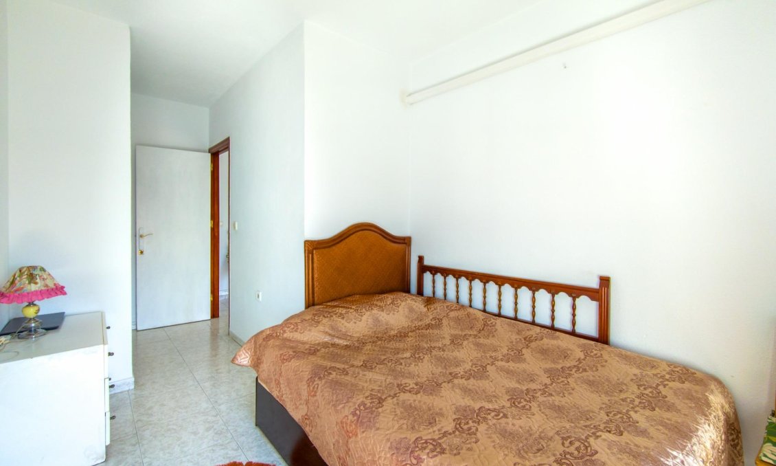 Revânzare - Apartament -
Torrevieja - Estacion De Autobuses