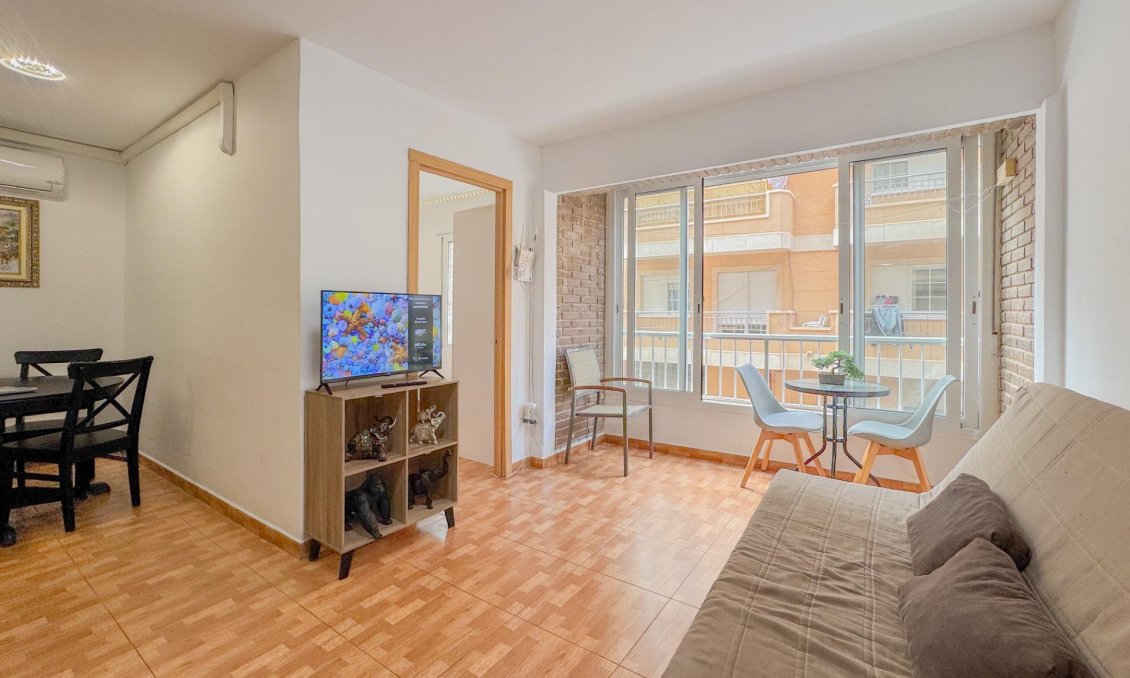 Revânzare - Apartament -
Torrevieja - La Mata Pueblo