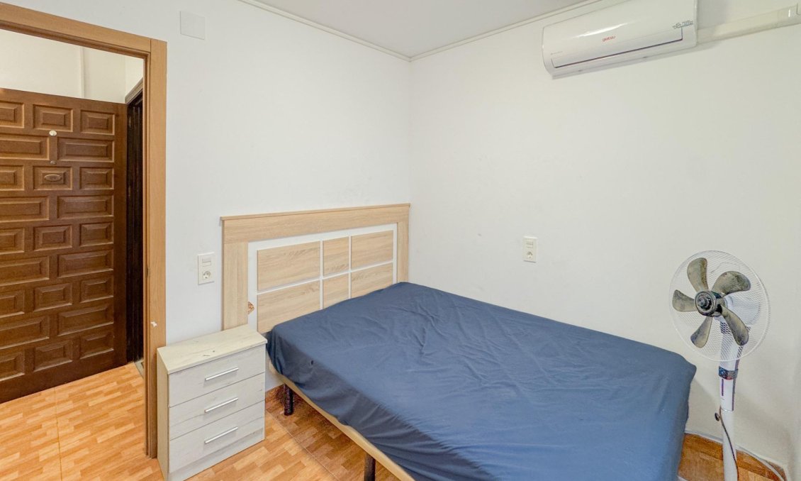 Revânzare - Apartament -
Torrevieja - La Mata Pueblo