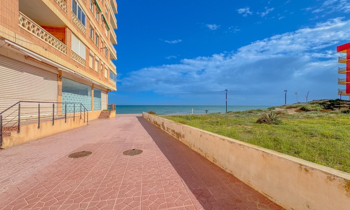 Revânzare - Apartament -
Torrevieja - La Mata Pueblo