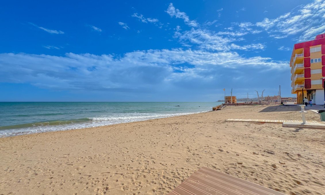 Revânzare - Apartament -
Torrevieja - La Mata Pueblo