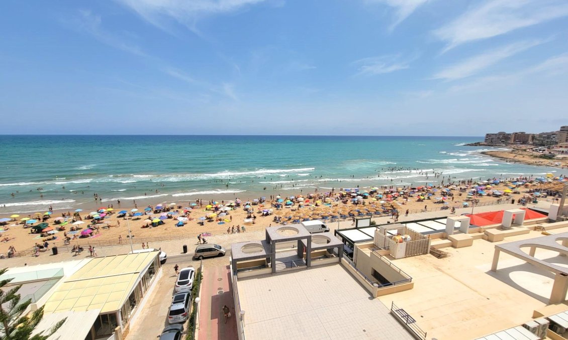 Revânzare - Mansardă -
Torrevieja - Playa De La Mata
