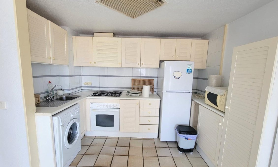 Revânzare - Mansardă -
Torrevieja - Playa De La Mata