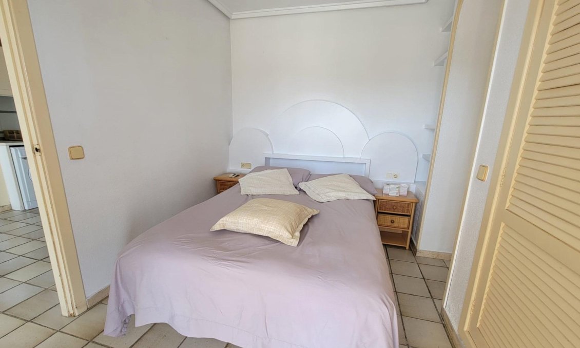 Revânzare - Mansardă -
Torrevieja - Playa De La Mata