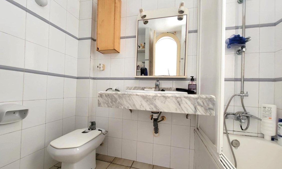 Revânzare - Mansardă -
Torrevieja - Playa De La Mata