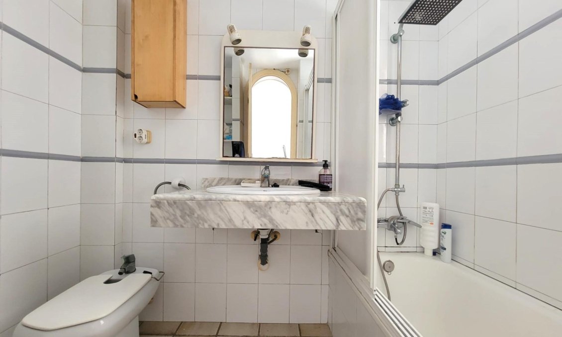 Revânzare - Mansardă -
Torrevieja - Playa De La Mata