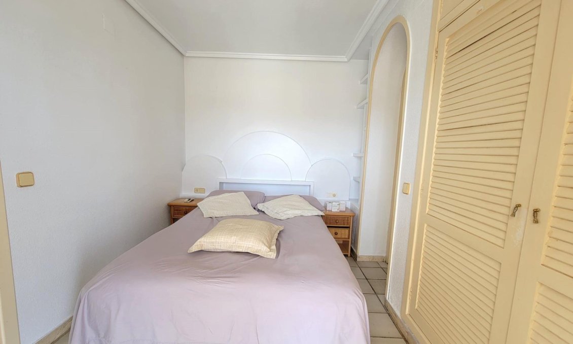 Revânzare - Mansardă -
Torrevieja - Playa De La Mata