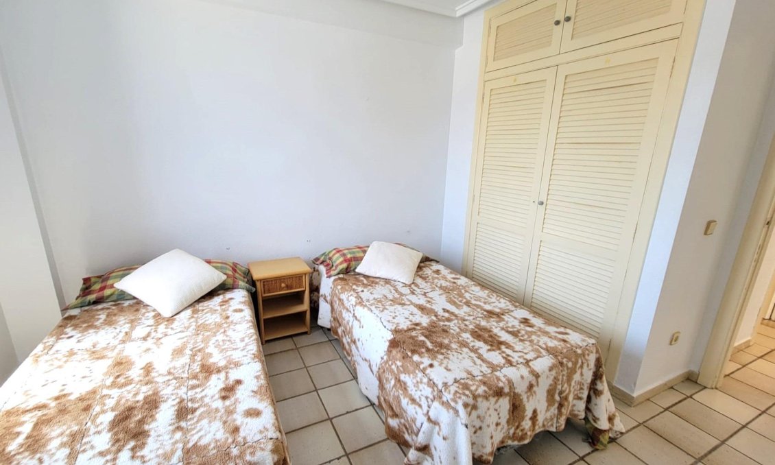 Revânzare - Mansardă -
Torrevieja - Playa De La Mata