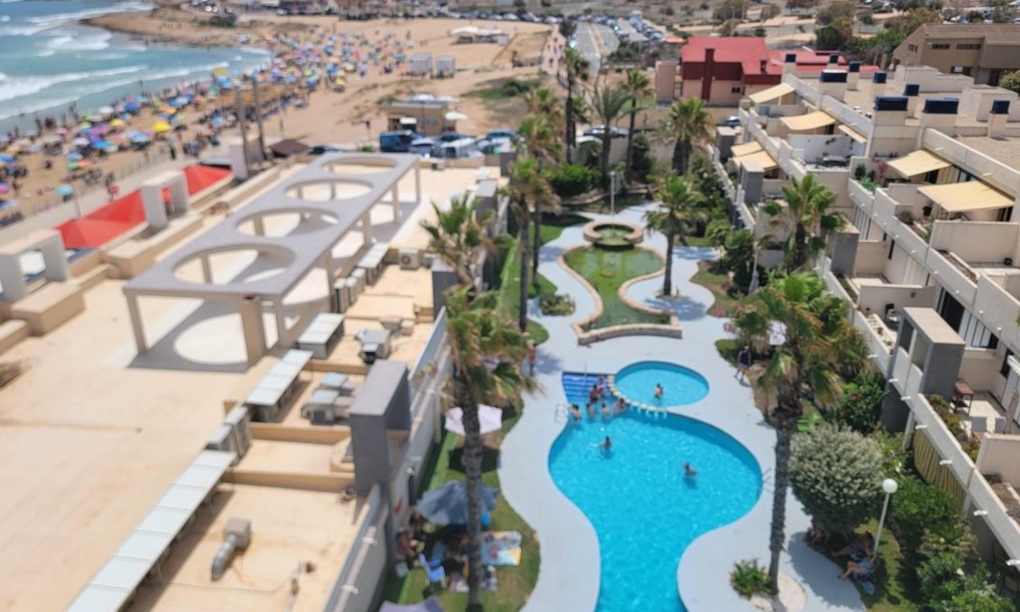 Revânzare - Mansardă -
Torrevieja - Playa De La Mata