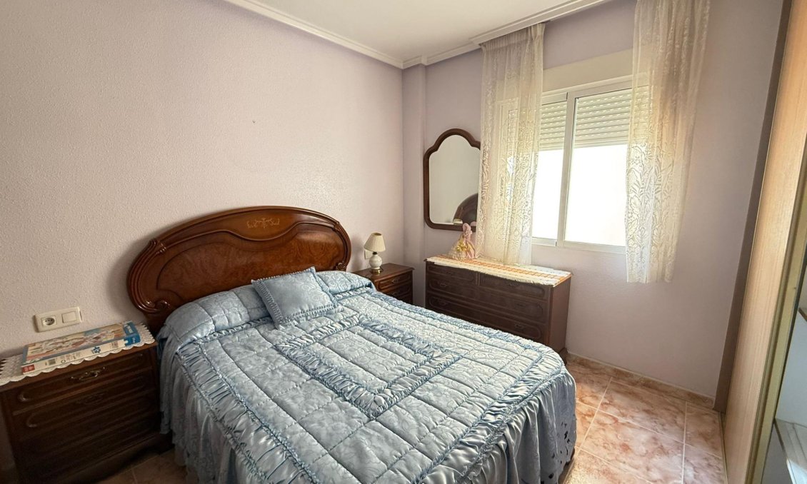 Használt Ingatlanok - Apartman -
Torrevieja - Playa del Cura